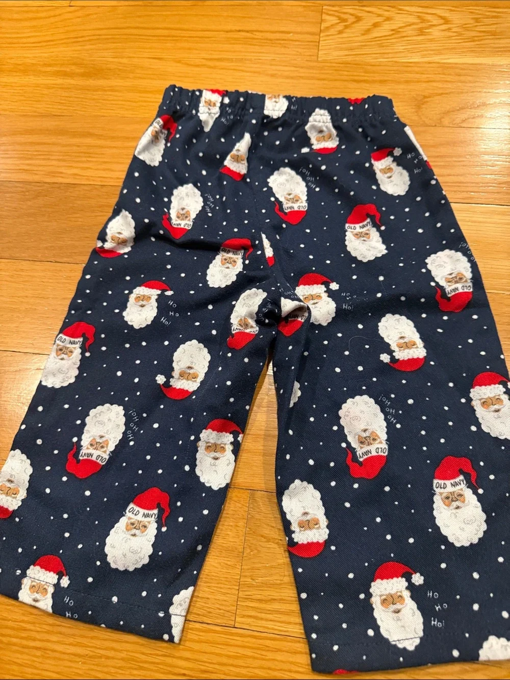 Old navy Christmas 2 piece sleep set size 12-18 months.